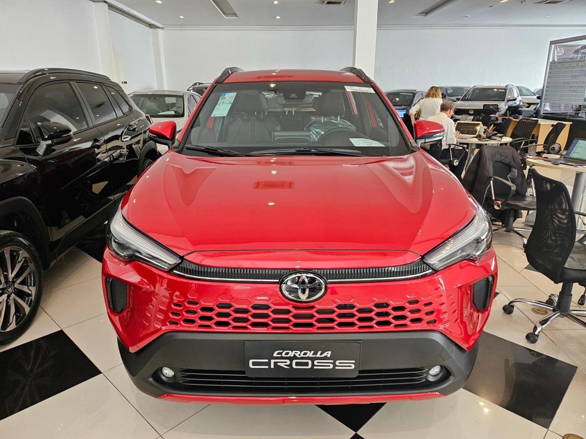 Toyota Corolla Cross XRE 2025 PcD é liberado com desconto de R$ 22.150